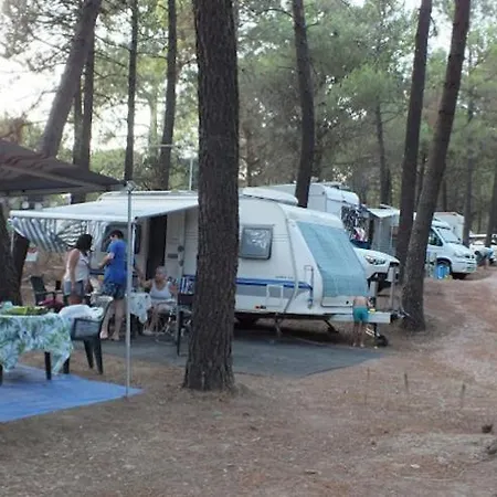 Camping Los Villares - Sierra De Kemp *